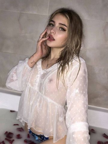 Мила Сексуальная Явас